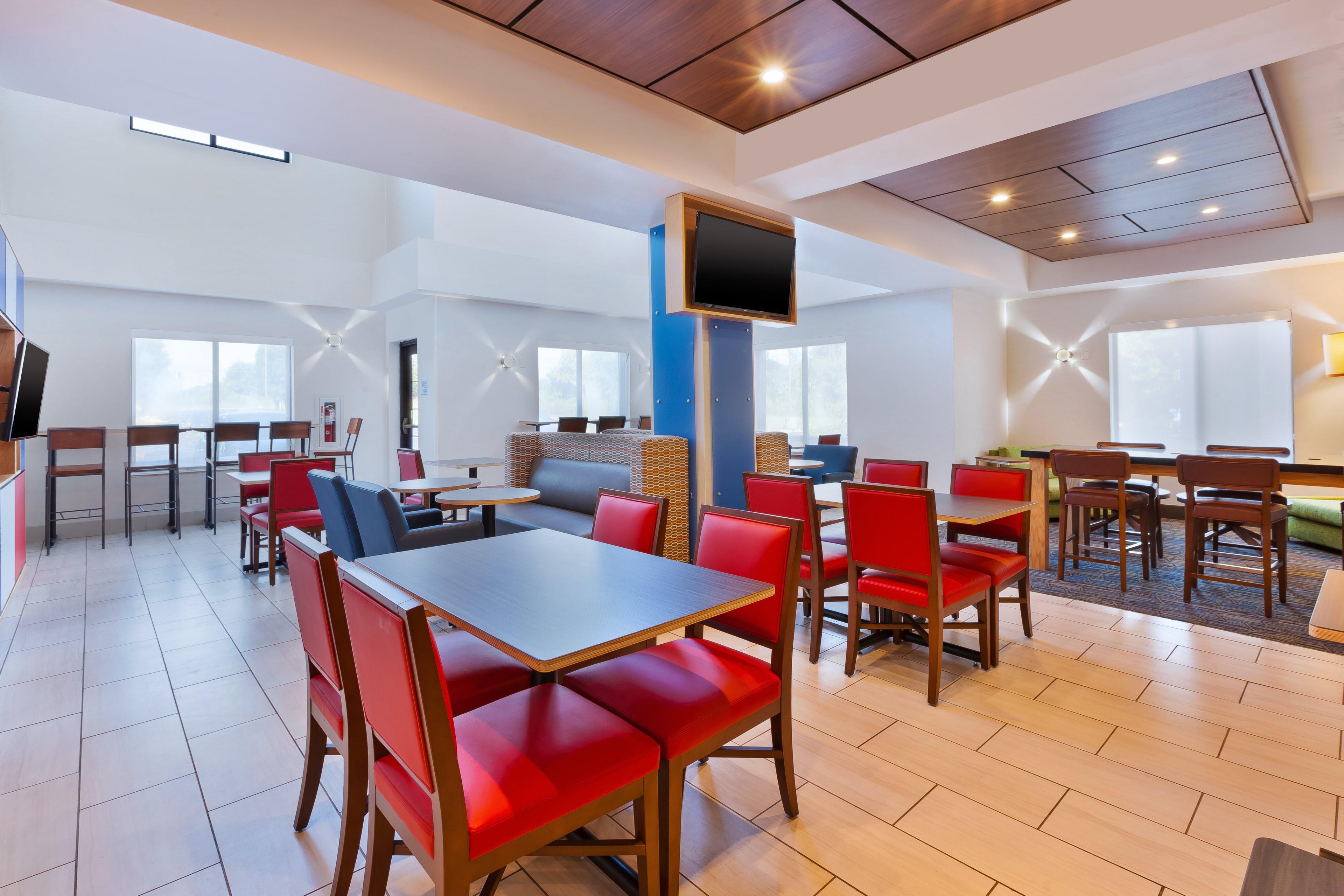 Holiday Inn Express Hotel & Suites Cleveland-Richfield By Ihg Brecksville Buitenkant foto