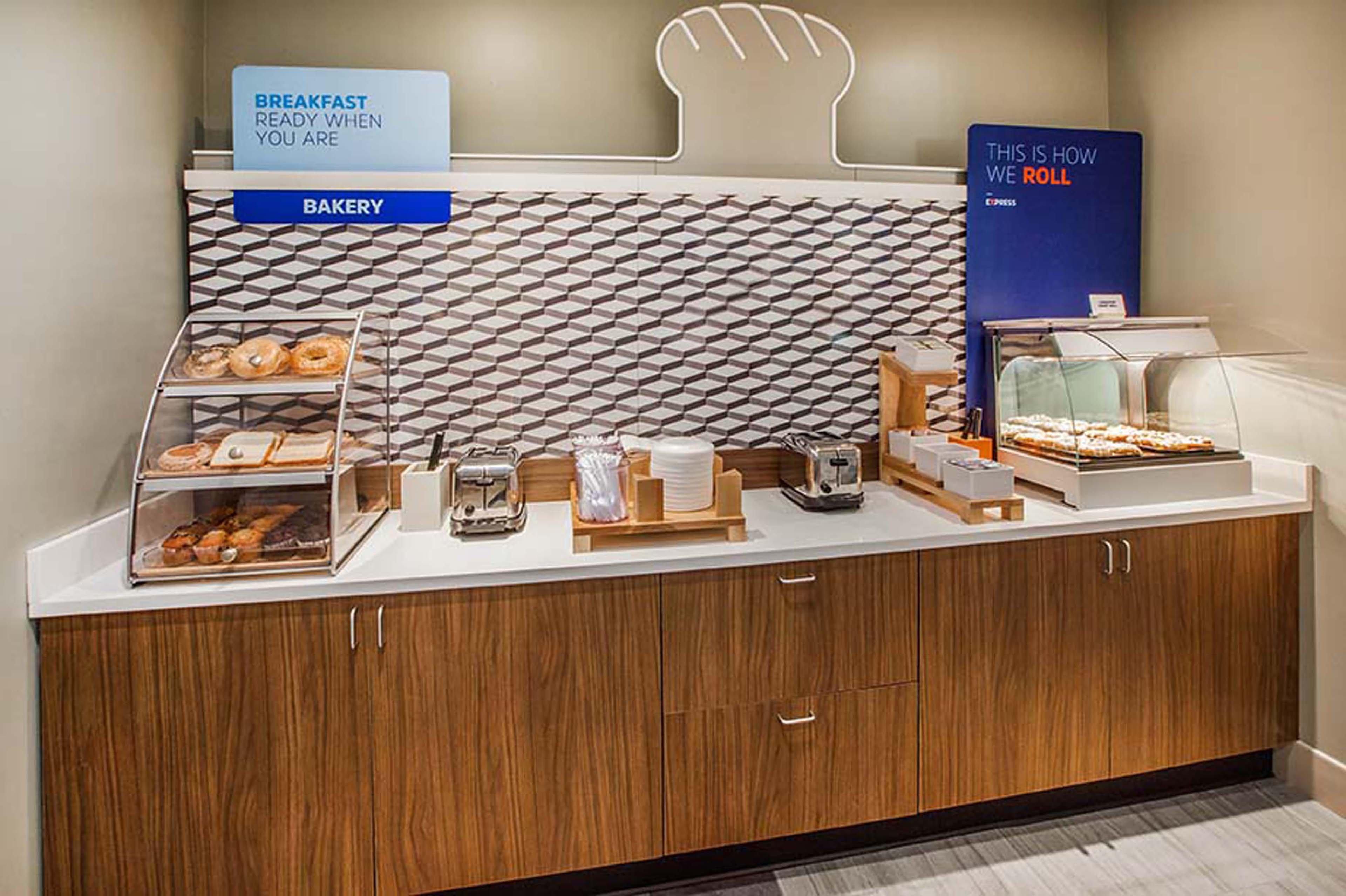 Holiday Inn Express Hotel & Suites Cleveland-Richfield By Ihg Brecksville Buitenkant foto