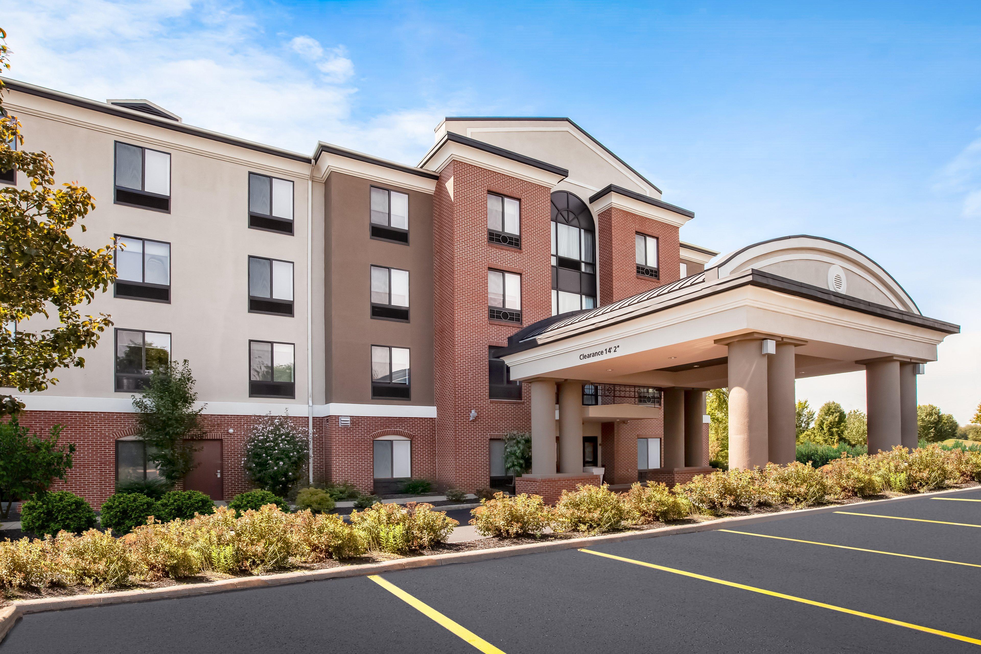 Holiday Inn Express Hotel & Suites Cleveland-Richfield By Ihg Brecksville Buitenkant foto